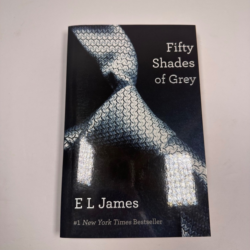 Fifty Shades of Grey Book 1 E L James Paperback New‎ York Times Bestseller